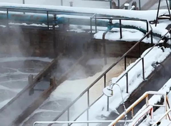 污水处理厂污泥在低温天气下冻结